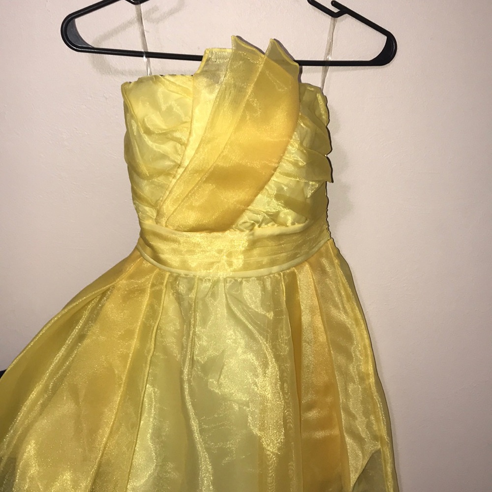Yellow strapless fancy dress size 5